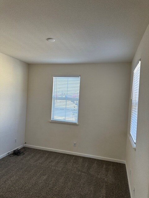 Building Photo - Patterson, Diablo Grande 3 bedroom 2.5 Bathroom Home.