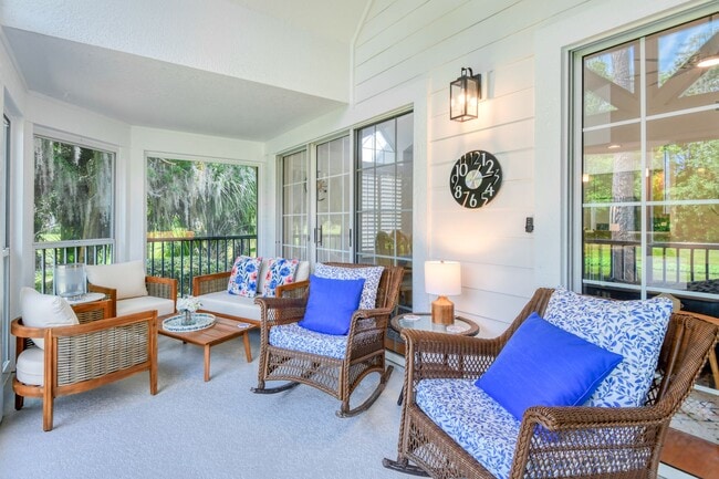 Building Photo - Luxury 3-bedroom - 4 bath with garage