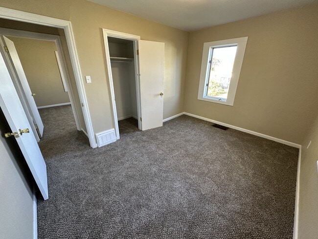 Building Photo - 3609 1st Ave N