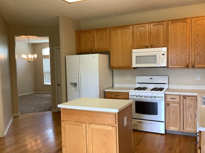 Building Photo - 46 Runkle Dr