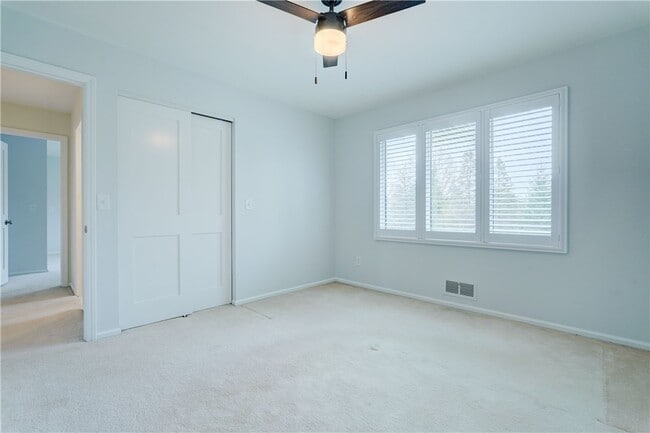 Building Photo - 399 French Rd