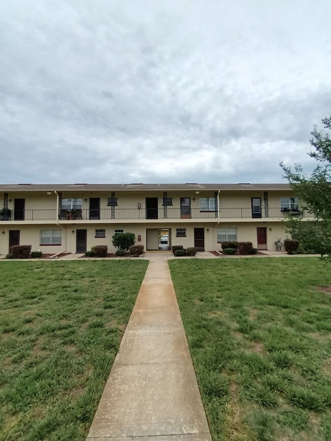 Primary Photo - 5505 Hernandes Dr