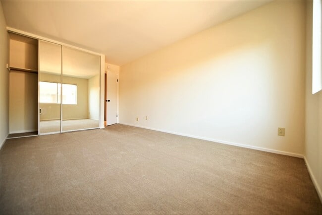 Building Photo - 40 Moss Ave