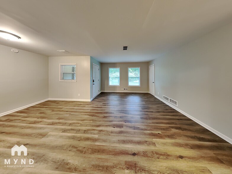 Building Photo - 2116 Barbara Ln