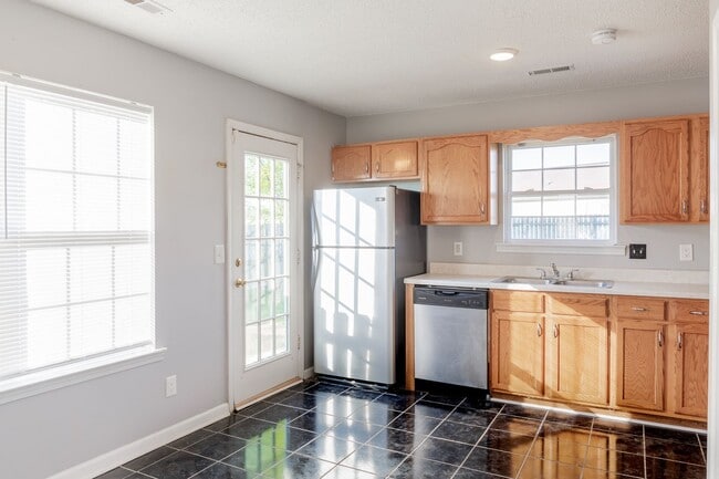 Building Photo - 955 Winesap Rd