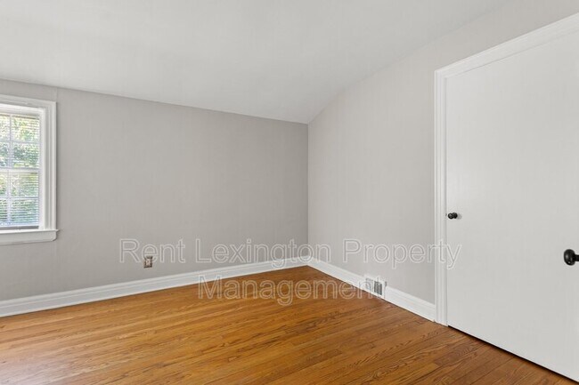 Building Photo - 147 Westgate Dr