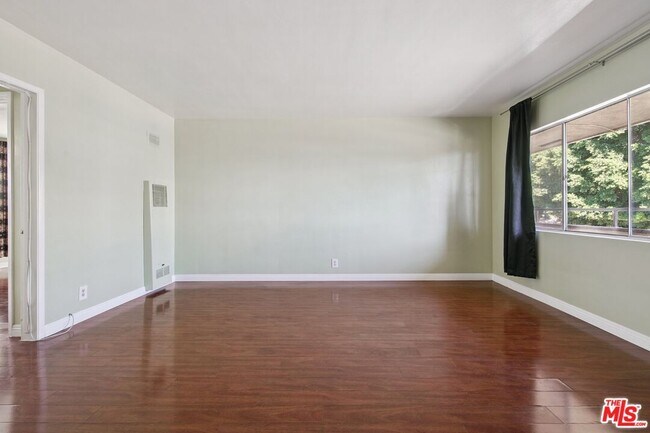 Building Photo - 1317 Wilcox Ave