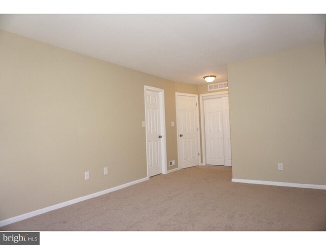 Building Photo - 509 Steeplechase Ct