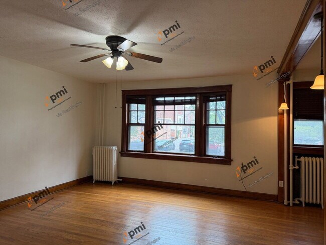 Building Photo - 710 Perry St