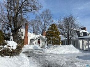 Building Photo - 157 Main St