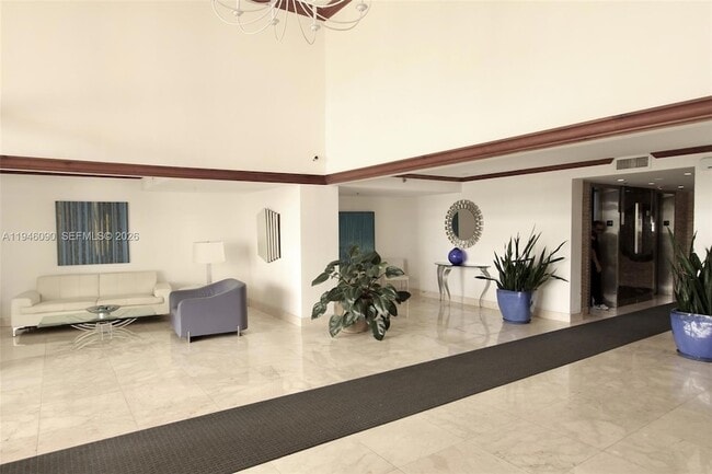 Building Photo - 1440 Brickell Bay Dr