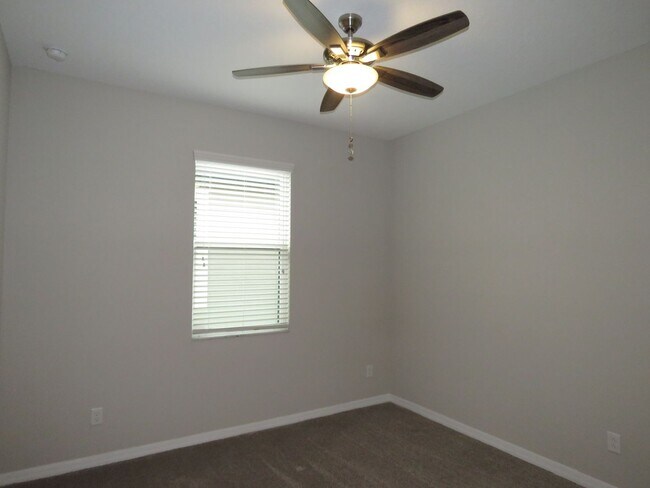 Building Photo - Beautiful Newer 3/2/2 home for Rent