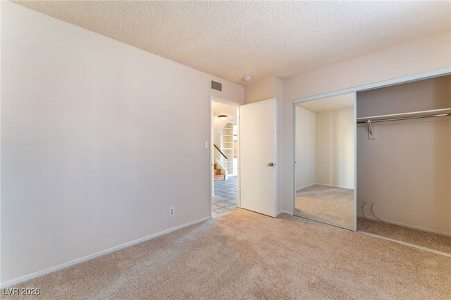 Building Photo - 8704 Isola Dr