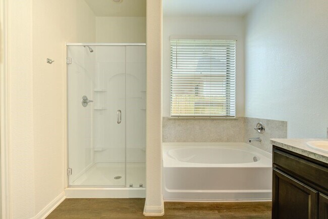 Building Photo - 14469 Sugar Pines Dr
