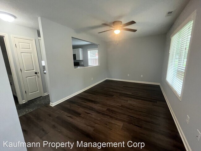 Building Photo - 3 br, 1 bath House - 828 Courtney Drive