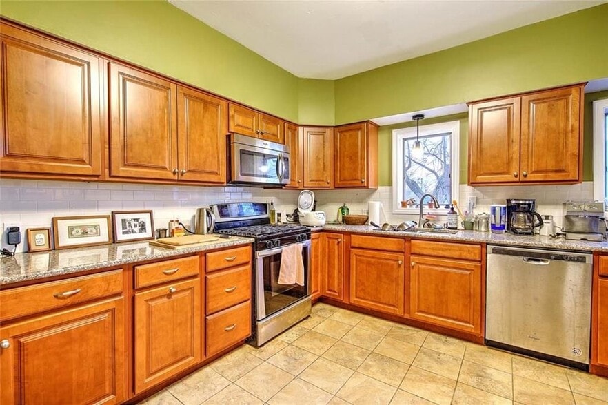 Building Photo - 130 Norwood Ave