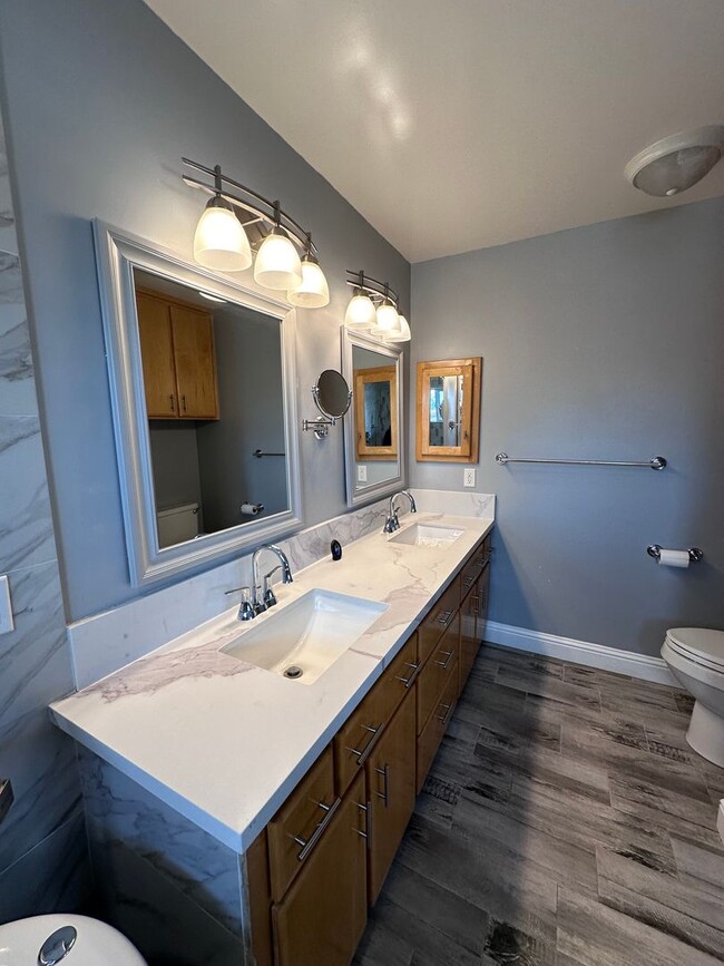 Building Photo - 5302 Doble Aguila Way