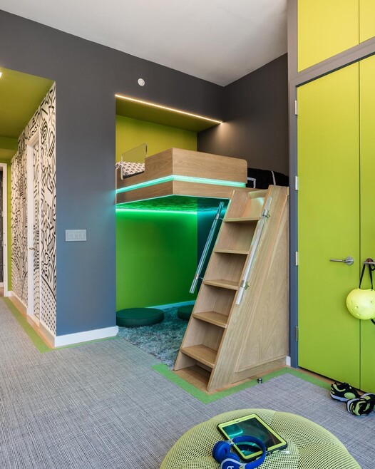 Building Photo - 400 E 67th St