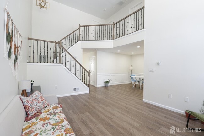 Building Photo - 42 Pennsbury Way