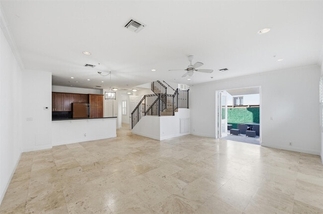 Building Photo - 2515 NE 18th St