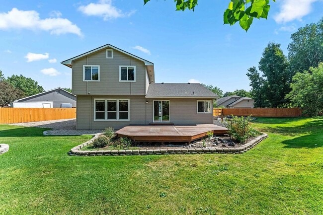 Building Photo - Charming Eagle Cul-de-Sac Retreat – 4 BR, ...