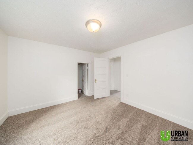 Building Photo - Spacious 4-Bedroom Home with 2-Car Garage, Basement Storage & Flexible Living Space in North Spokane