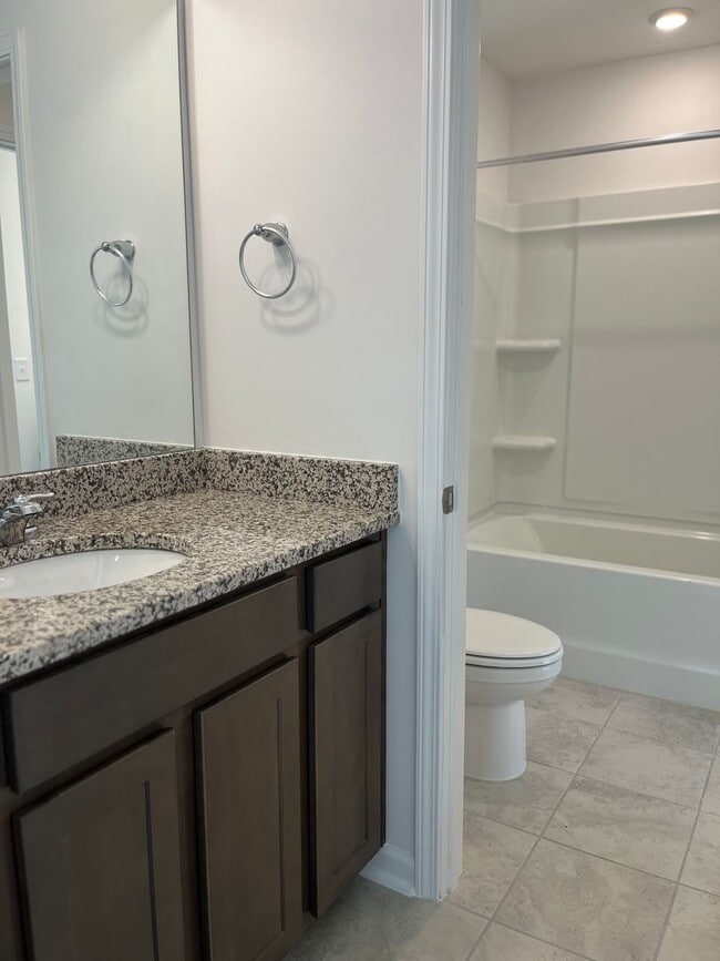 Building Photo - Stunning, Elegant Residence in Fuquay-Vari...