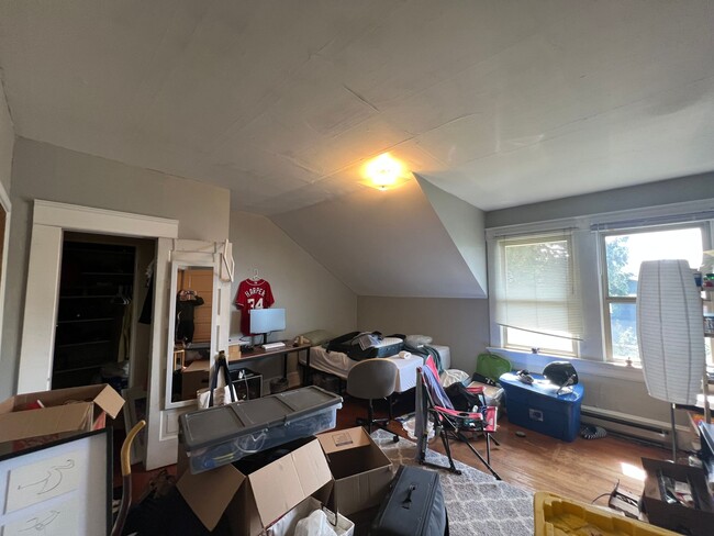 Building Photo - Studio apartment near WWU!