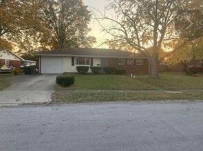 Building Photo - 709 Mackenzie Dr