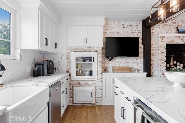 Building Photo - 2116 Palos Verdes Dr W