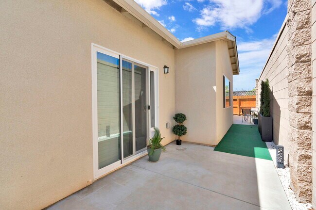 Building Photo - 4133 Sierra Madre Ave