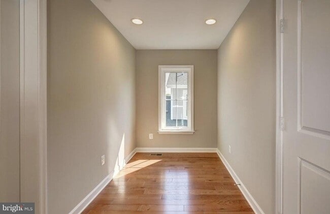 Building Photo - 1020 Railroad Ave