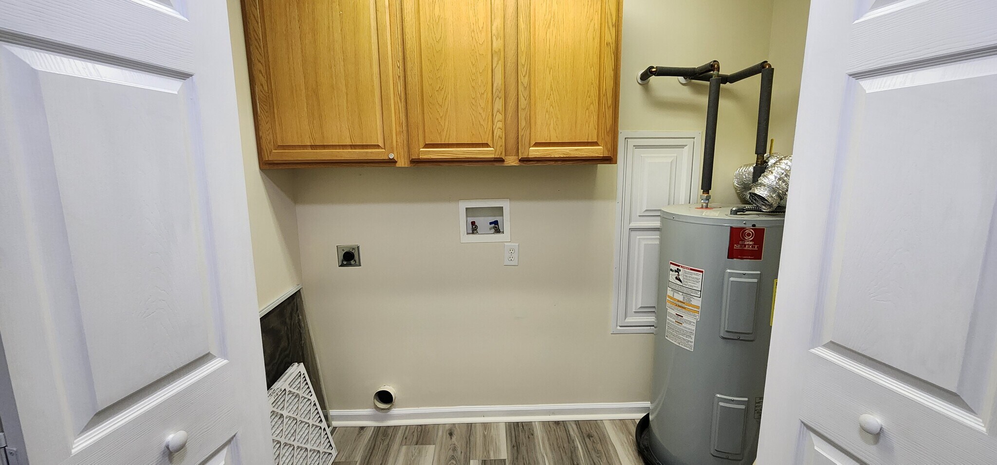 Laundry closet - 1521 Mayberry Ln