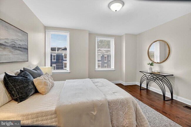 Building Photo - 1027 6th St NE