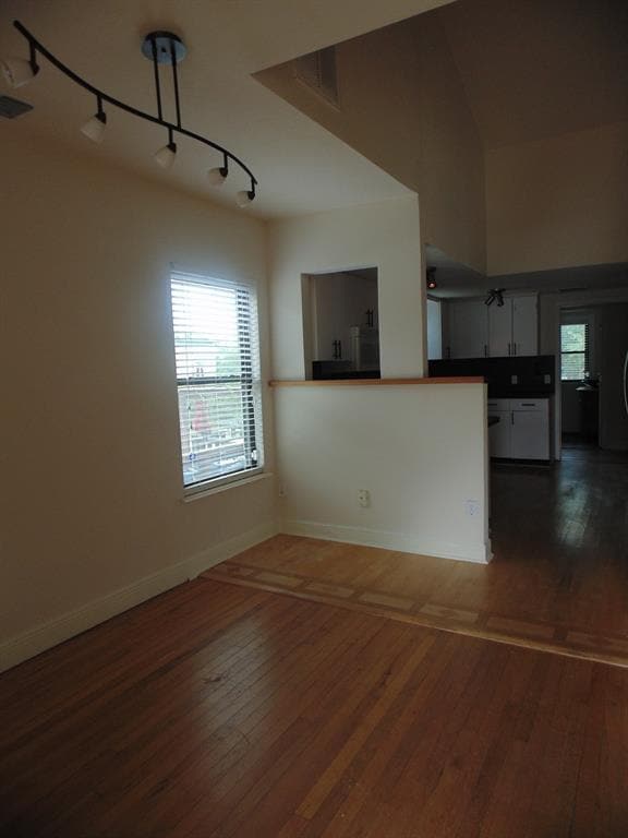 Building Photo - 1410 W 51st St