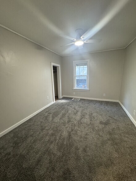 Building Photo - 3515 S 11th Street Rd