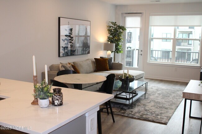 Primary Photo - 2000 Schindler Dr