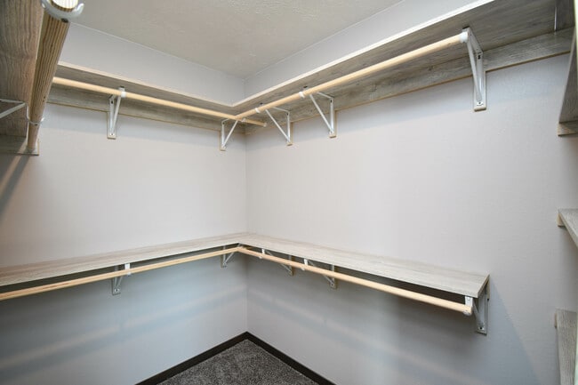 Building Photo - 3704 S Outfield Cir