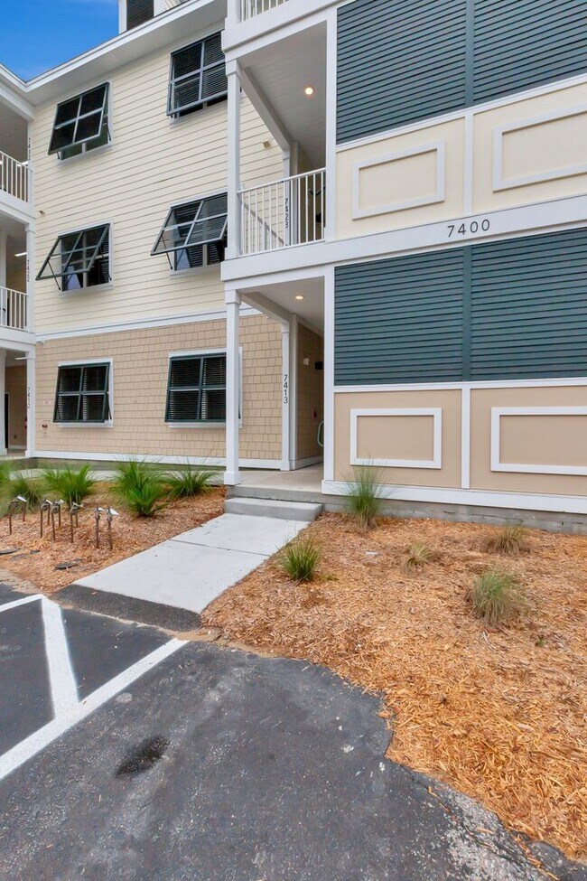 Building Photo - Updated 2-Bedroom Home in Indigo Hall at H...