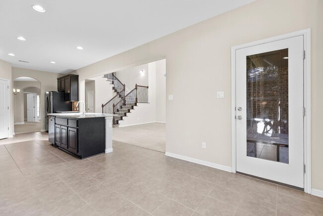 Building Photo - 2406 Sweetwater Ln