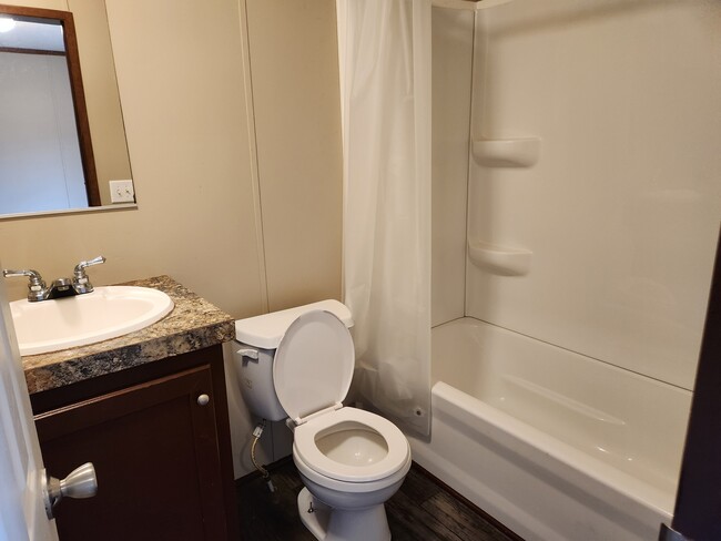 Building Photo - 19066 Taylor Rd