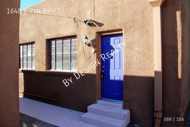 Building Photo - Studio Space with ALL UTILITIES INCLUDED - Walk to UofA