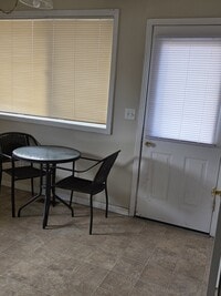 Building Photo - 1548 Haines St