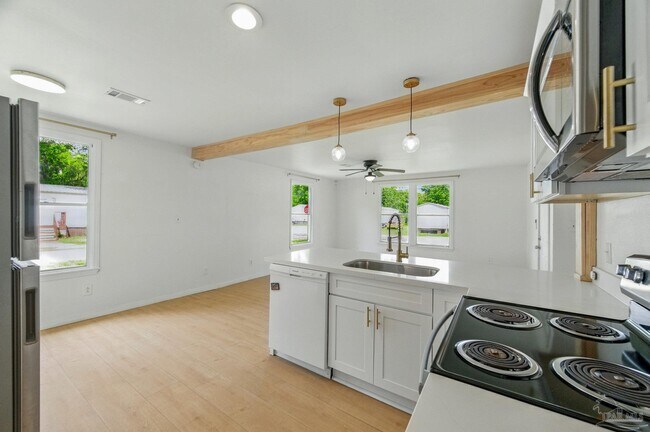 Building Photo - 61 E Ensley St