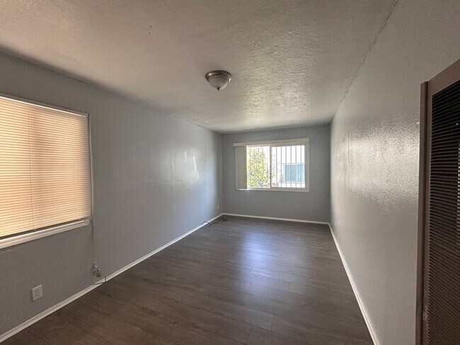 Building Photo - 1434 W 145th St