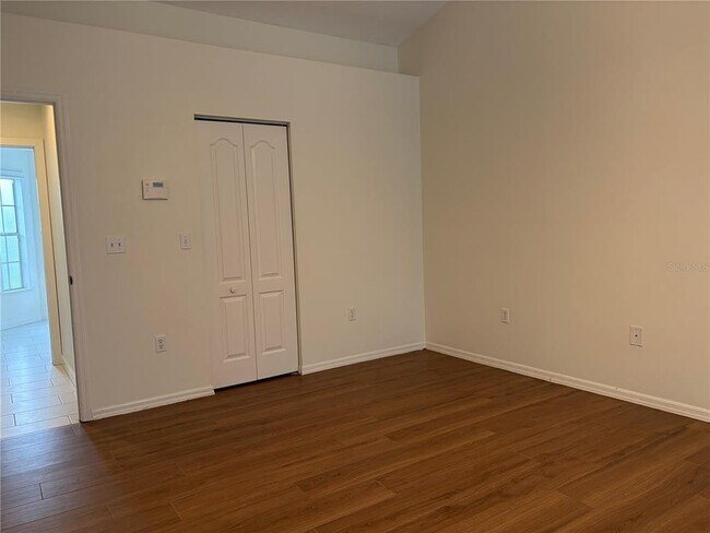 Building Photo - 5828 Sandy Pointe Dr