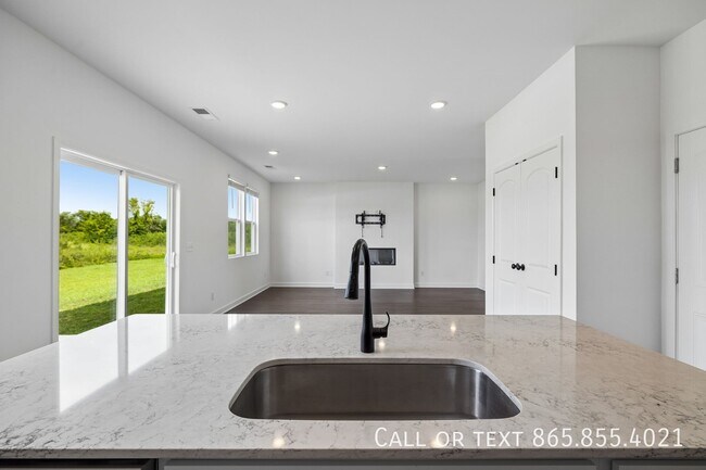 Building Photo - 515 Forsberg Ct
