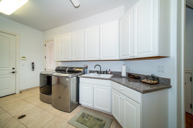 Building Photo - 837 Kai Hele Ku St