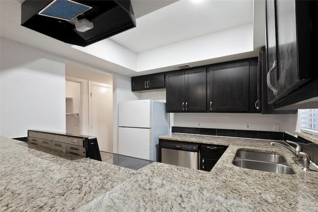 Building Photo - 4930 Windward Passage