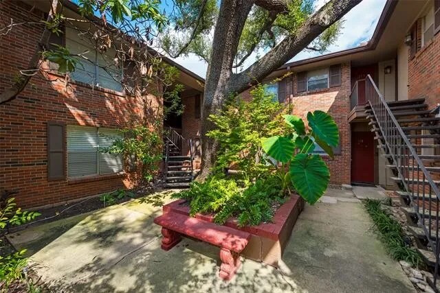 Building Photo - 4219 Avondale Ave